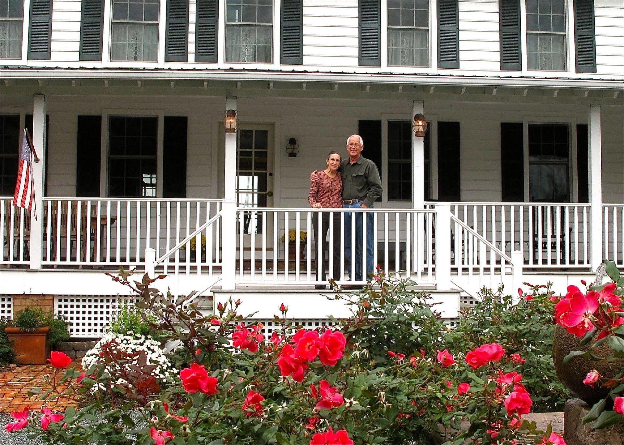 Lazyjack Inn On Dogwood Harbor Tilghman Island Exteriér fotografie